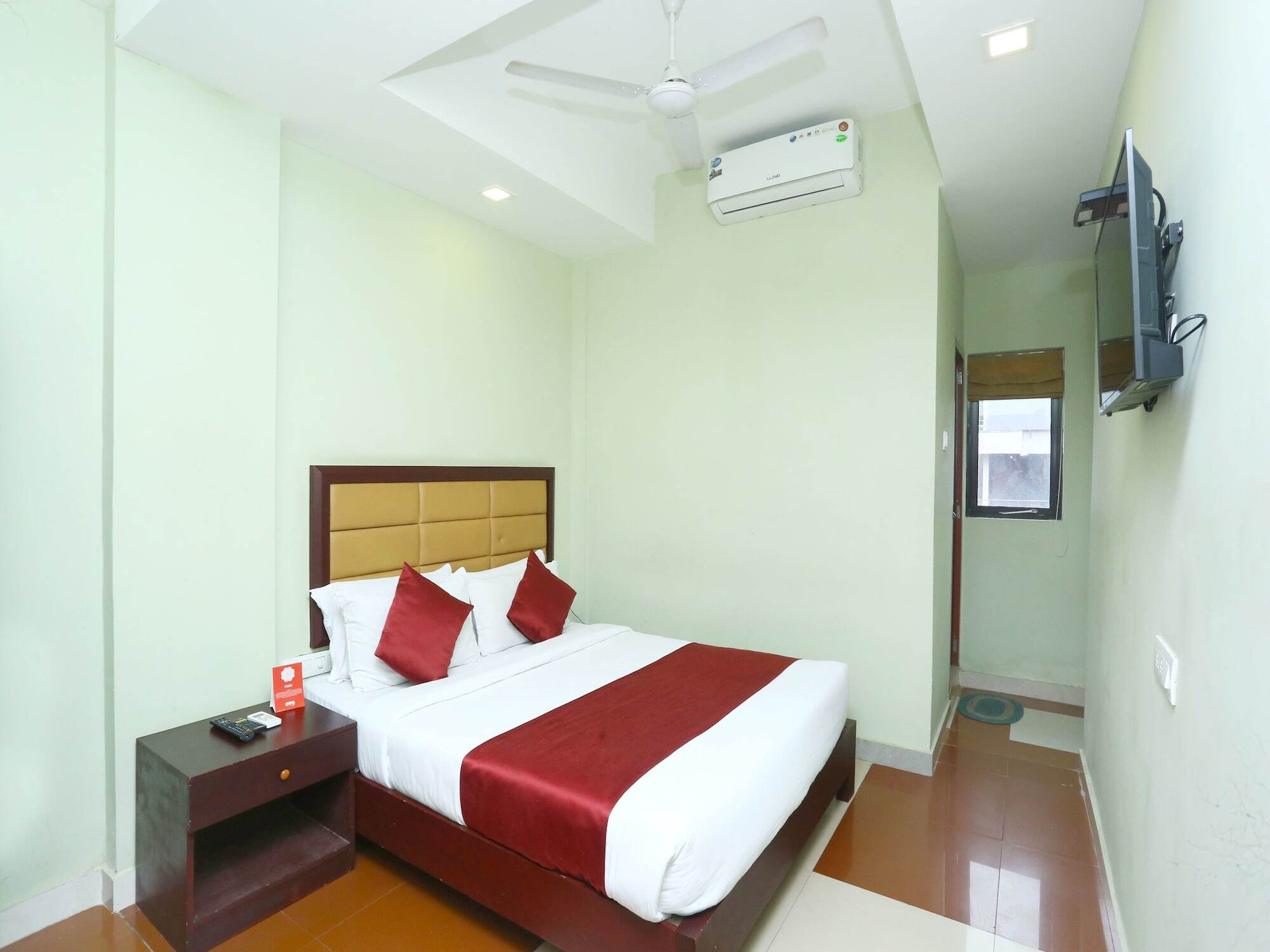 โอโย 15190 ซีเล็ค เรซิเดนซี Hotel โคชิโคด ภายนอก รูปภาพ